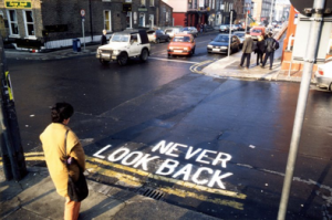 Never look back, 1996, avec Jason Karaïndros. 